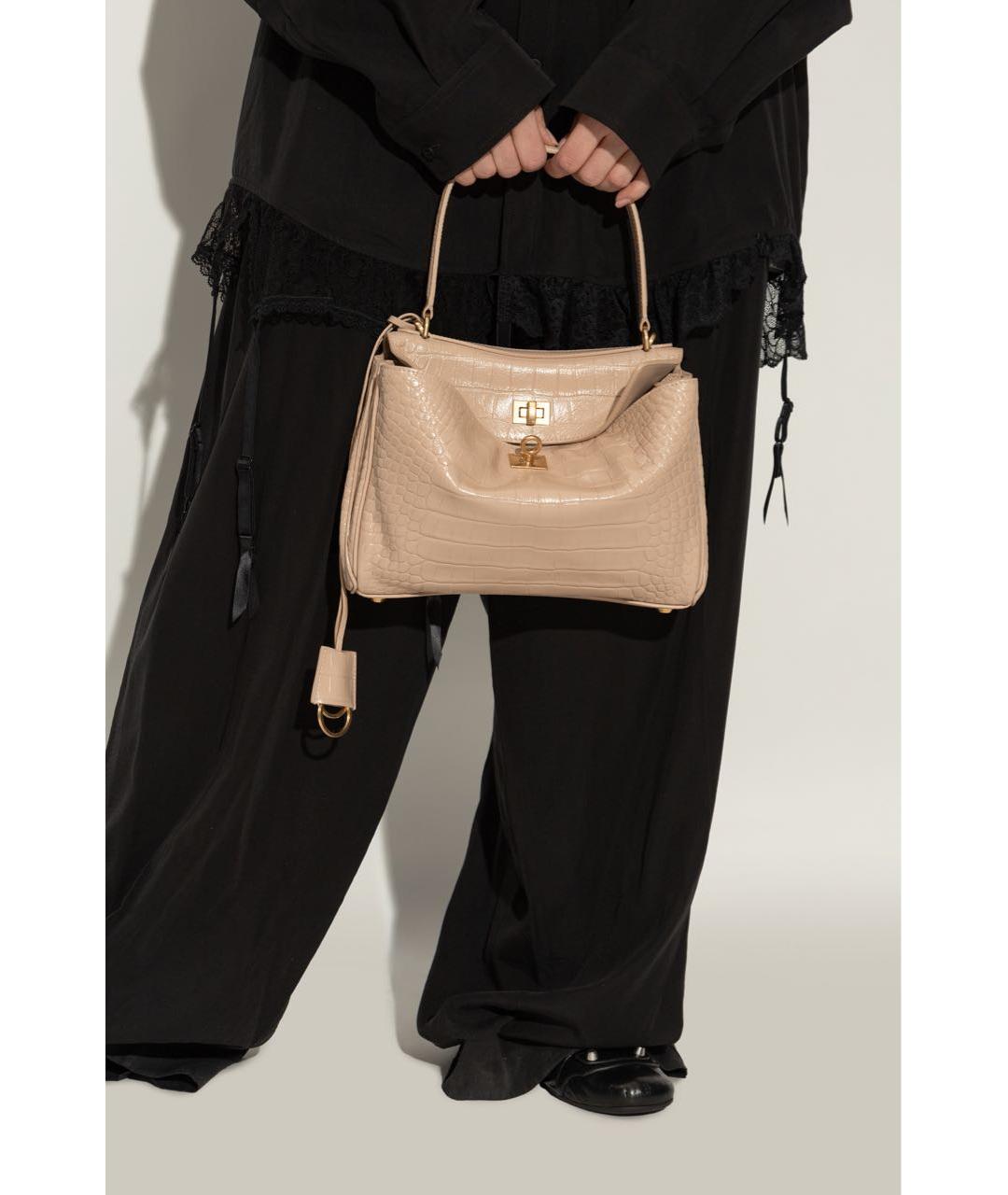 BALENCIAGA Бежевая сумка с короткими ручками из лакированной кожи, фото 4
