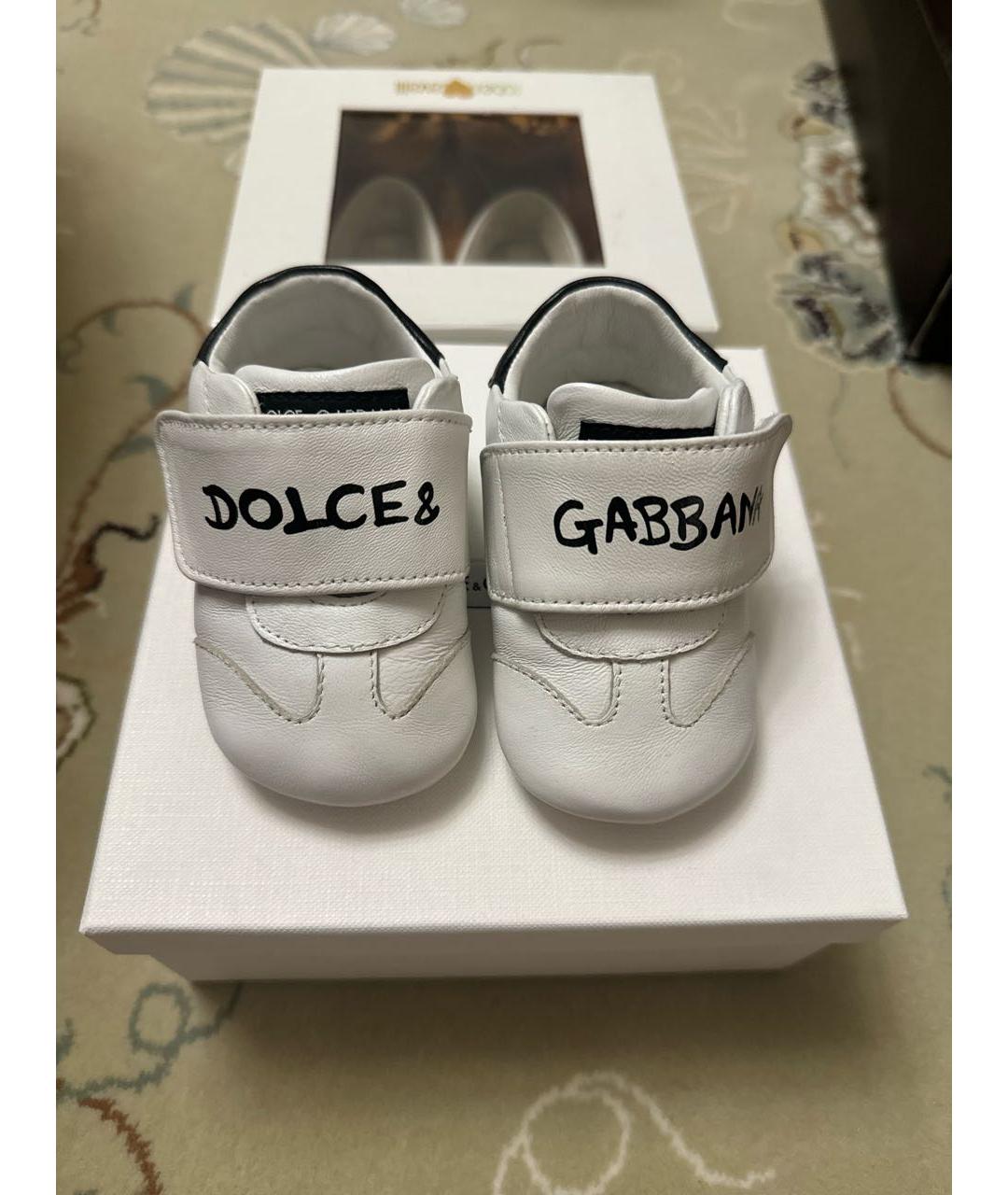 DOLCE&GABBANA Белые кожаные пинетки, фото 2