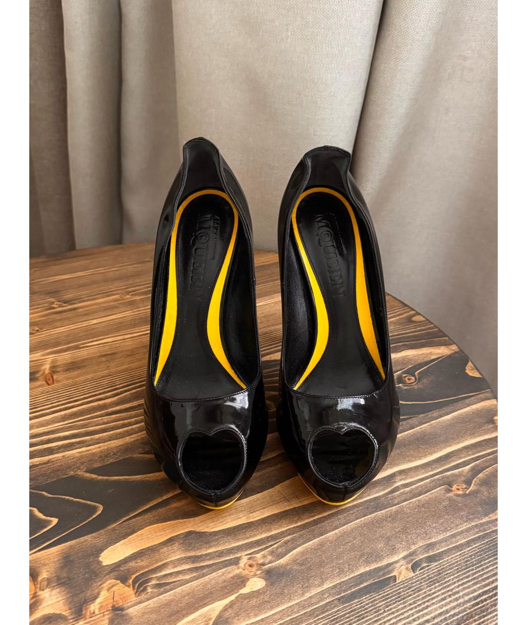 ALEXANDER MCQUEEN Черные туфли из лакированной кожи, фото 2