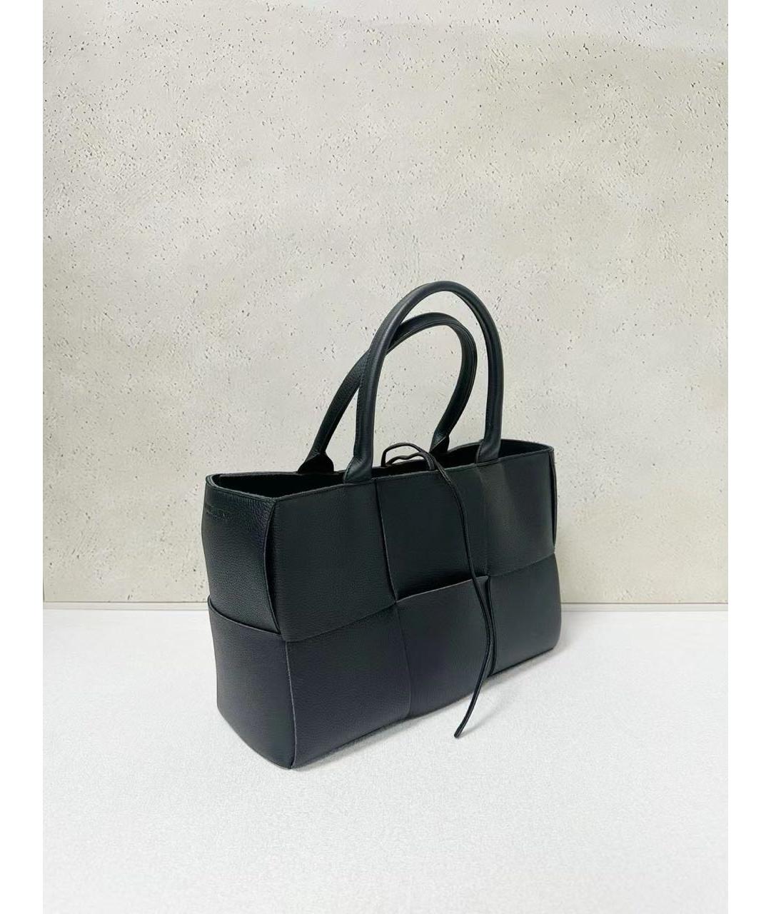 BOTTEGA VENETA Черная кожаная сумка тоут, фото 4