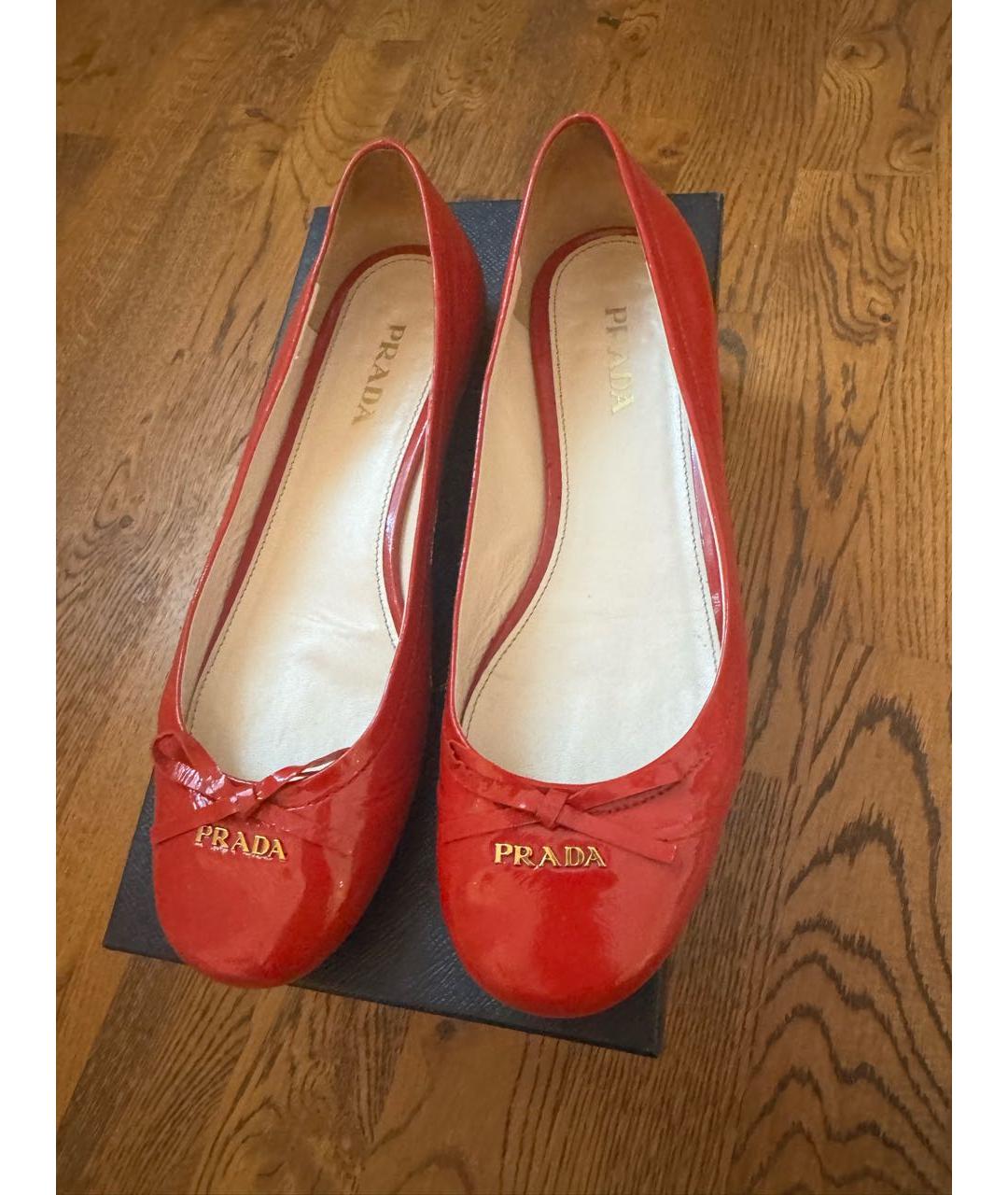 PRADA Красные кожаные балетки, фото 3