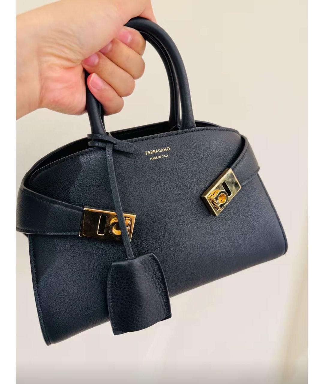 FERRAGAMO Черная кожаная сумка через плечо, фото 7