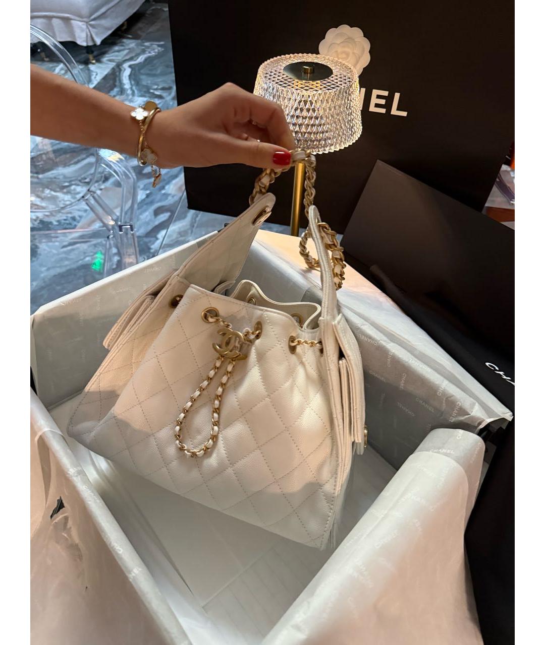 CHANEL Белая кожаная сумка тоут, фото 2