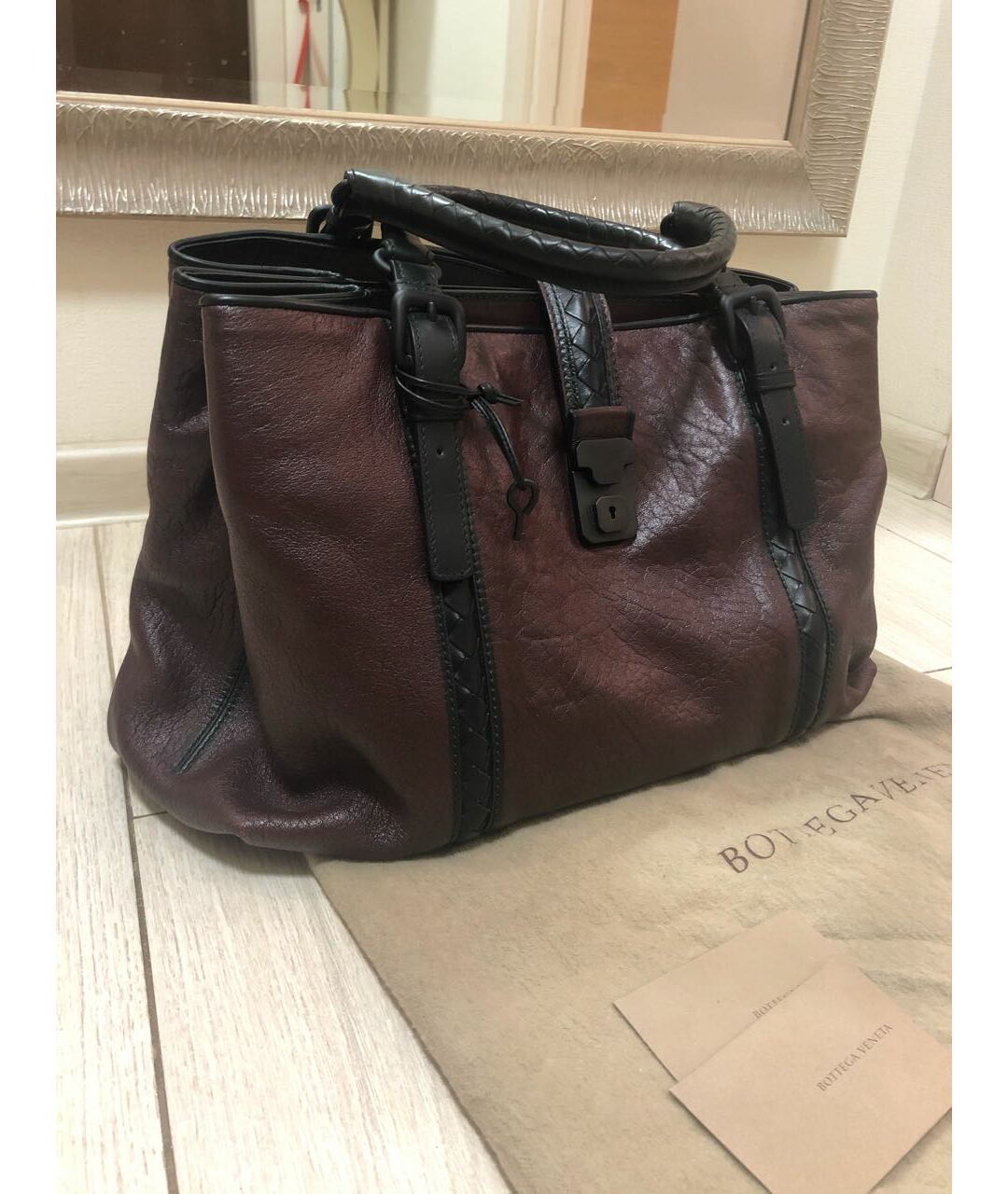 BOTTEGA VENETA Бордовая кожаная сумка тоут, фото 2