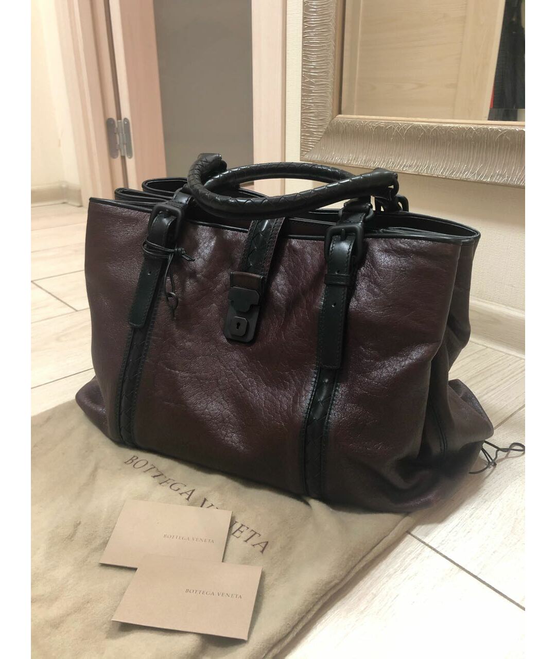 BOTTEGA VENETA Бордовая кожаная сумка тоут, фото 4