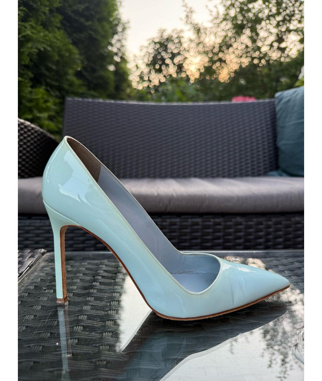 MANOLO BLAHNIK Голубые туфли из лакированной кожи, фото 6