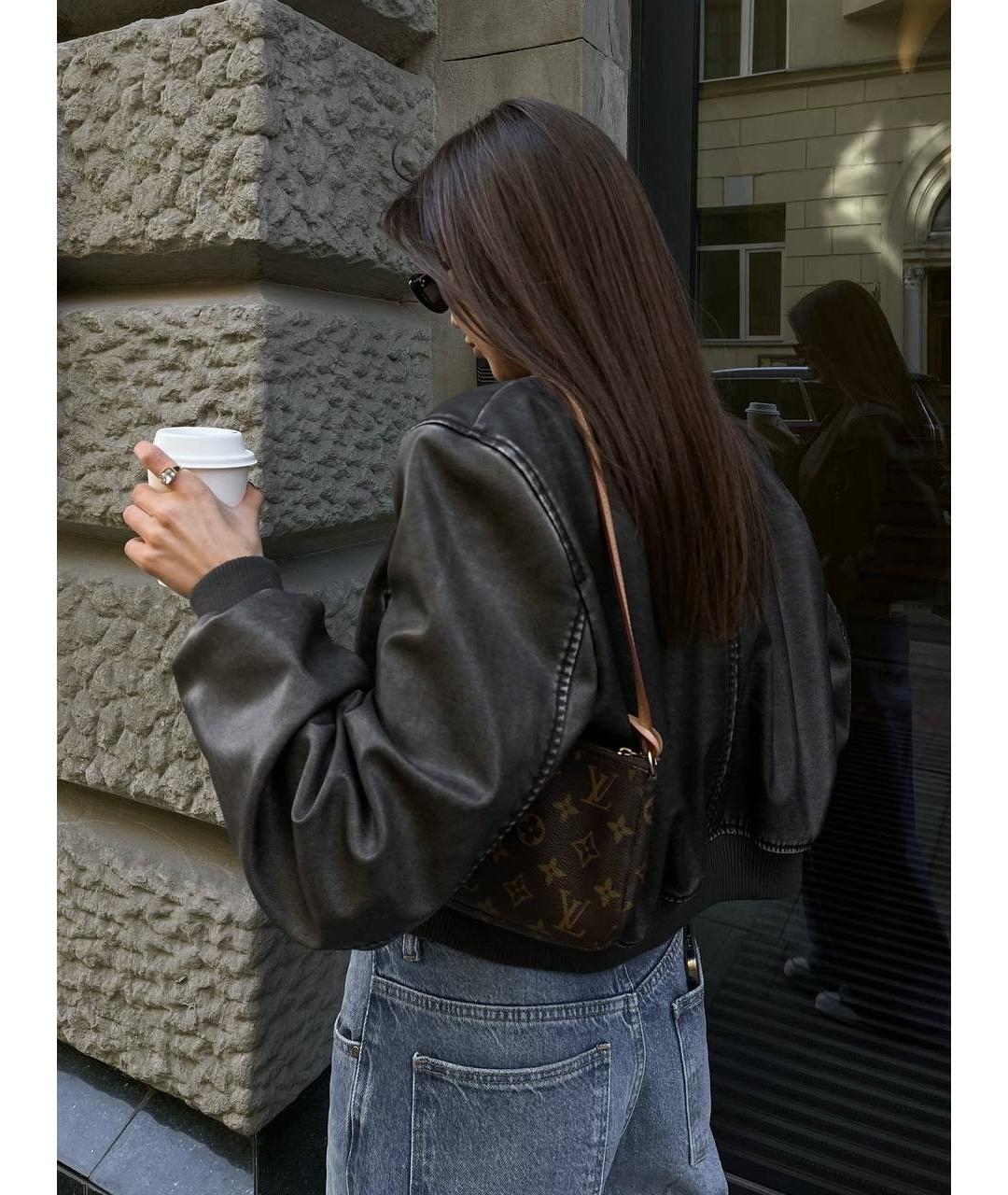 LOUIS VUITTON Коричневая кожаная сумка с короткими ручками, фото 3
