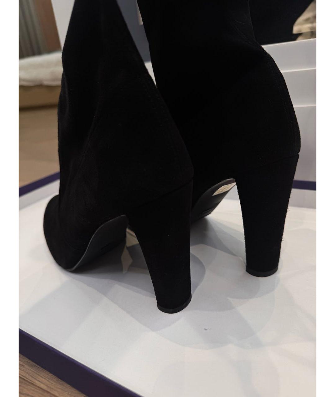 STUART WEITZMAN Черные замшевые ботфорты, фото 4
