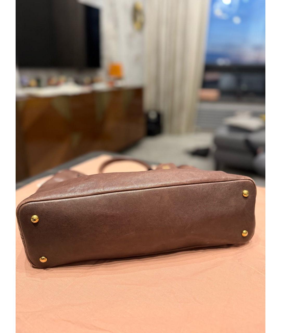 MIU MIU Коричневая кожаная сумка с короткими ручками, фото 5