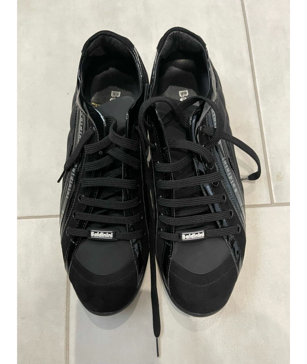 BALDININI Черные низкие кроссовки / кеды из лакированной кожи, фото 4