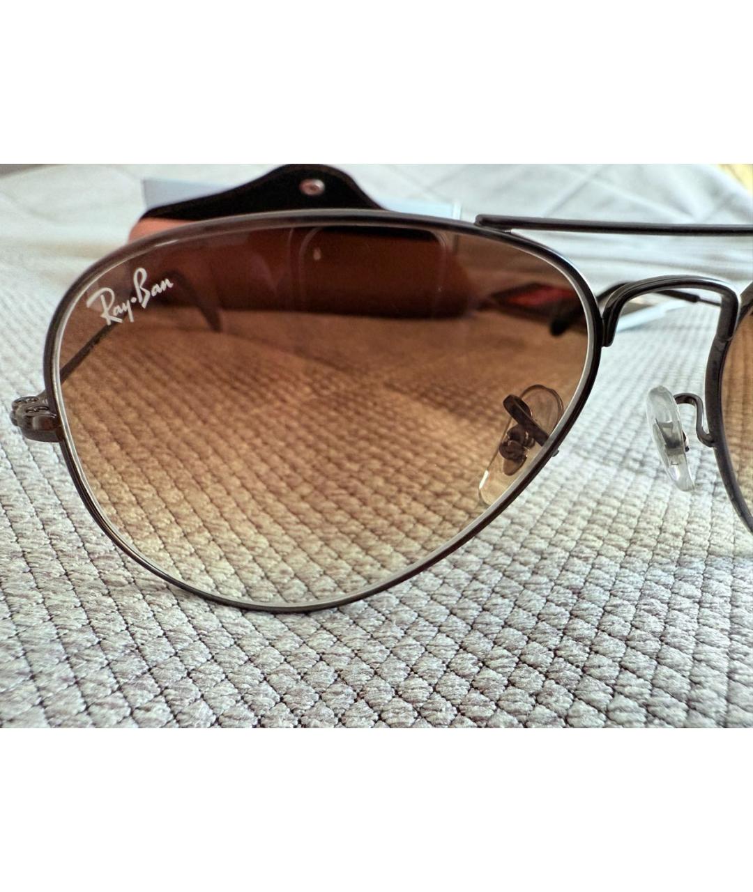 RAY BAN Коричневые металлические солнцезащитные очки, фото 6