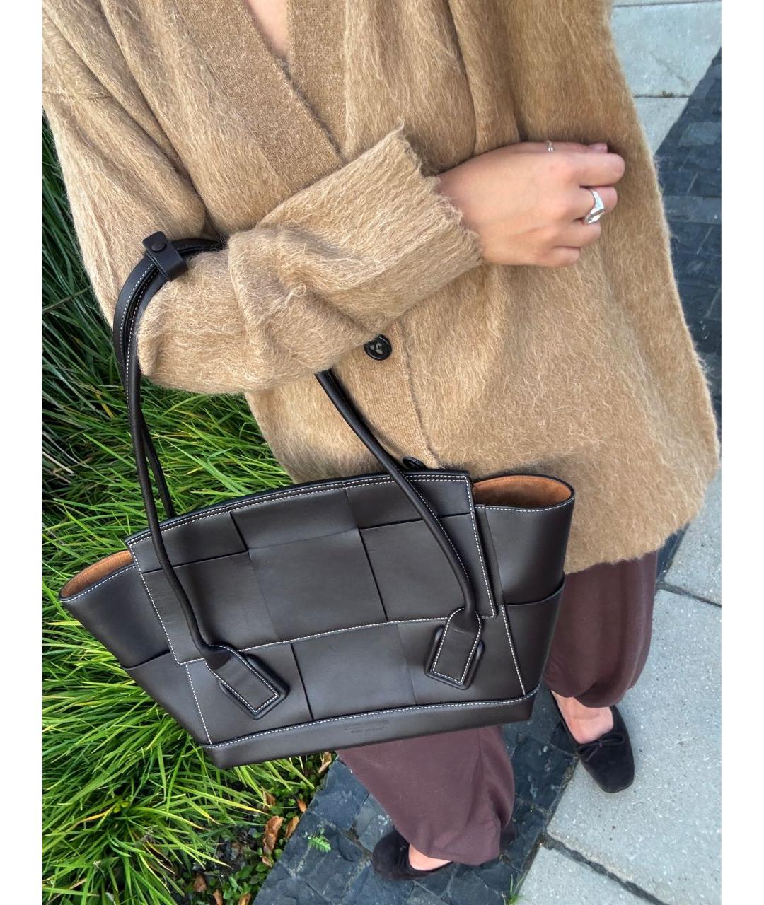 BOTTEGA VENETA Коричневая кожаная сумка тоут, фото 6