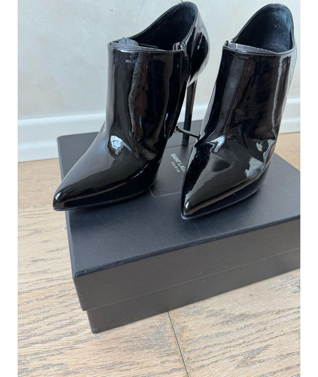 SAINT LAURENT Черные ботильоны из лакированной кожи, фото 2