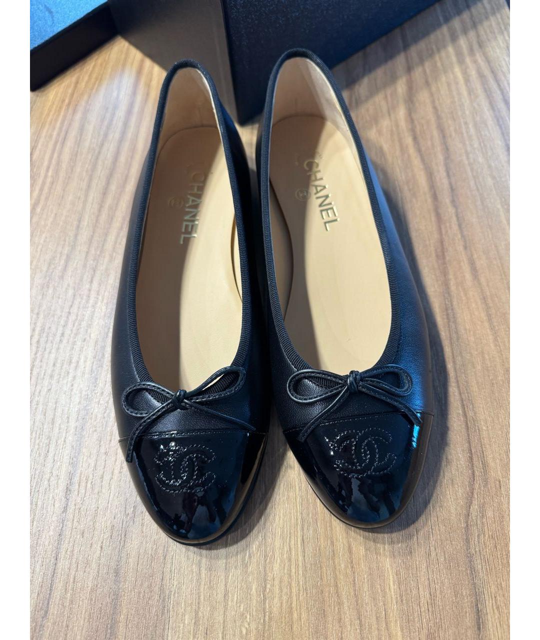 CHANEL Черные кожаные балетки, фото 2