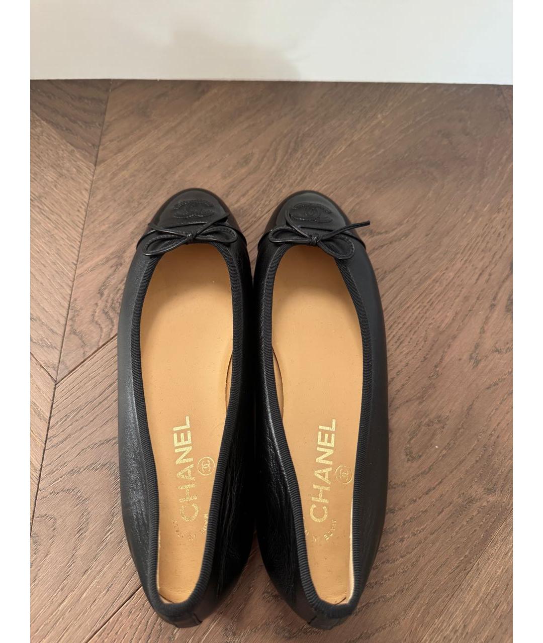CHANEL Черные кожаные балетки, фото 2