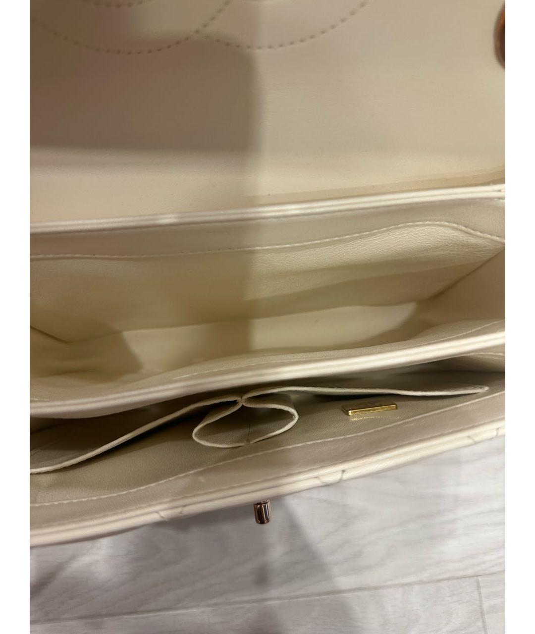 CHANEL Бежевая кожаная сумка через плечо, фото 5