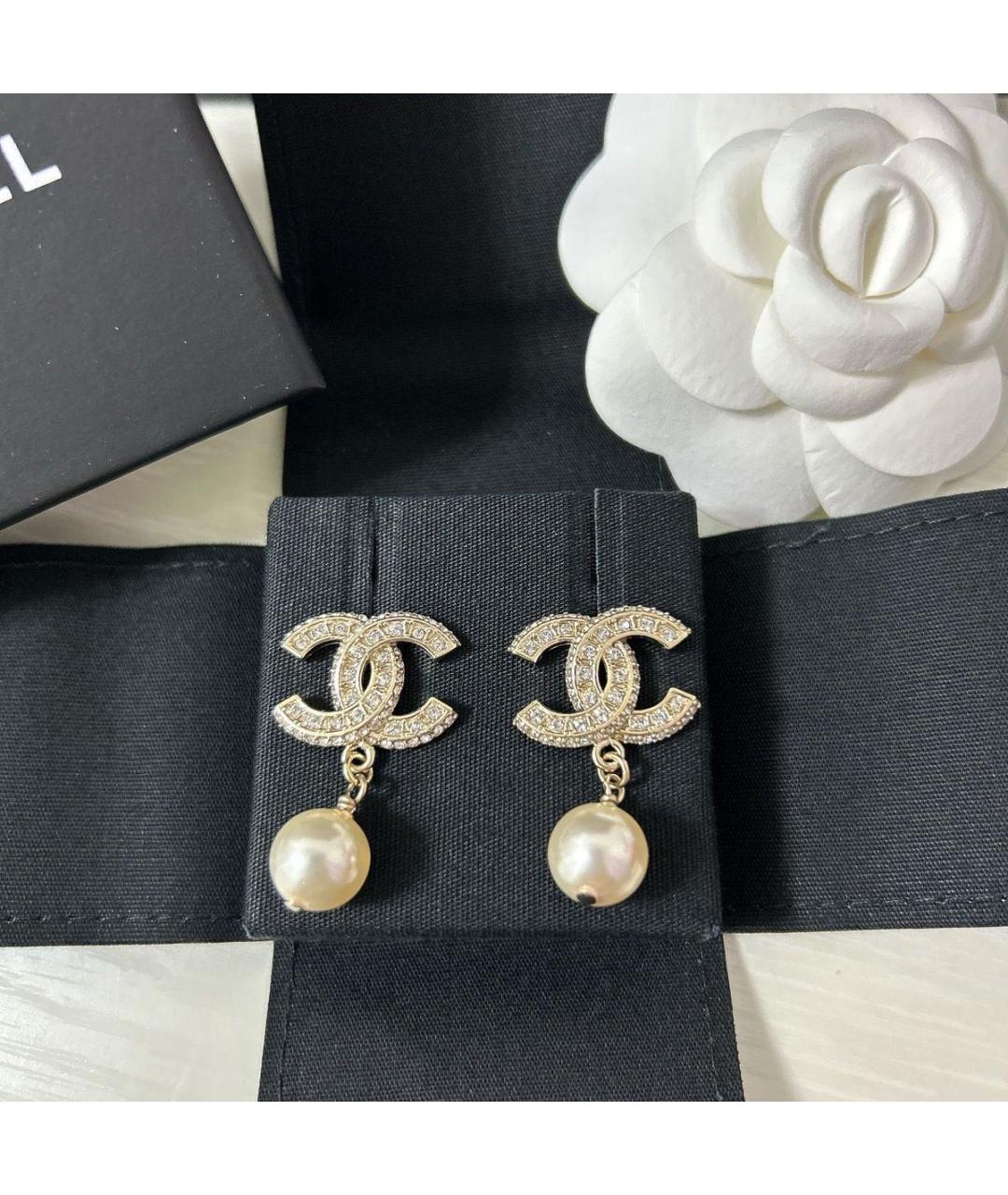 CHANEL Белые жемчужные серьги, фото 2