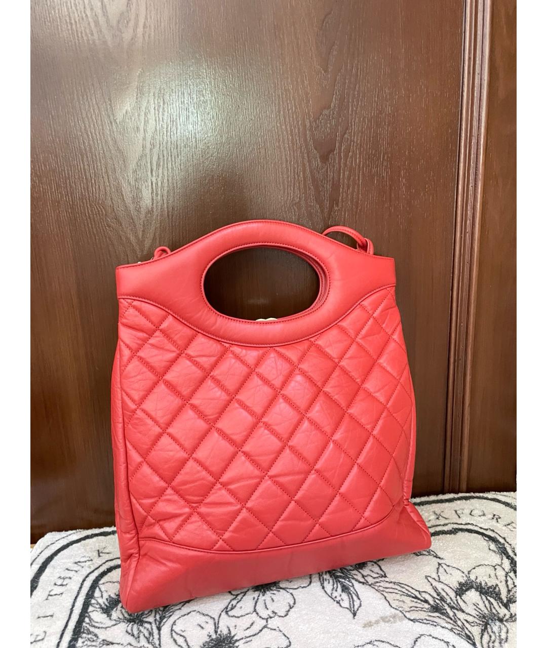 CHANEL Красная кожаная сумка с короткими ручками, фото 3