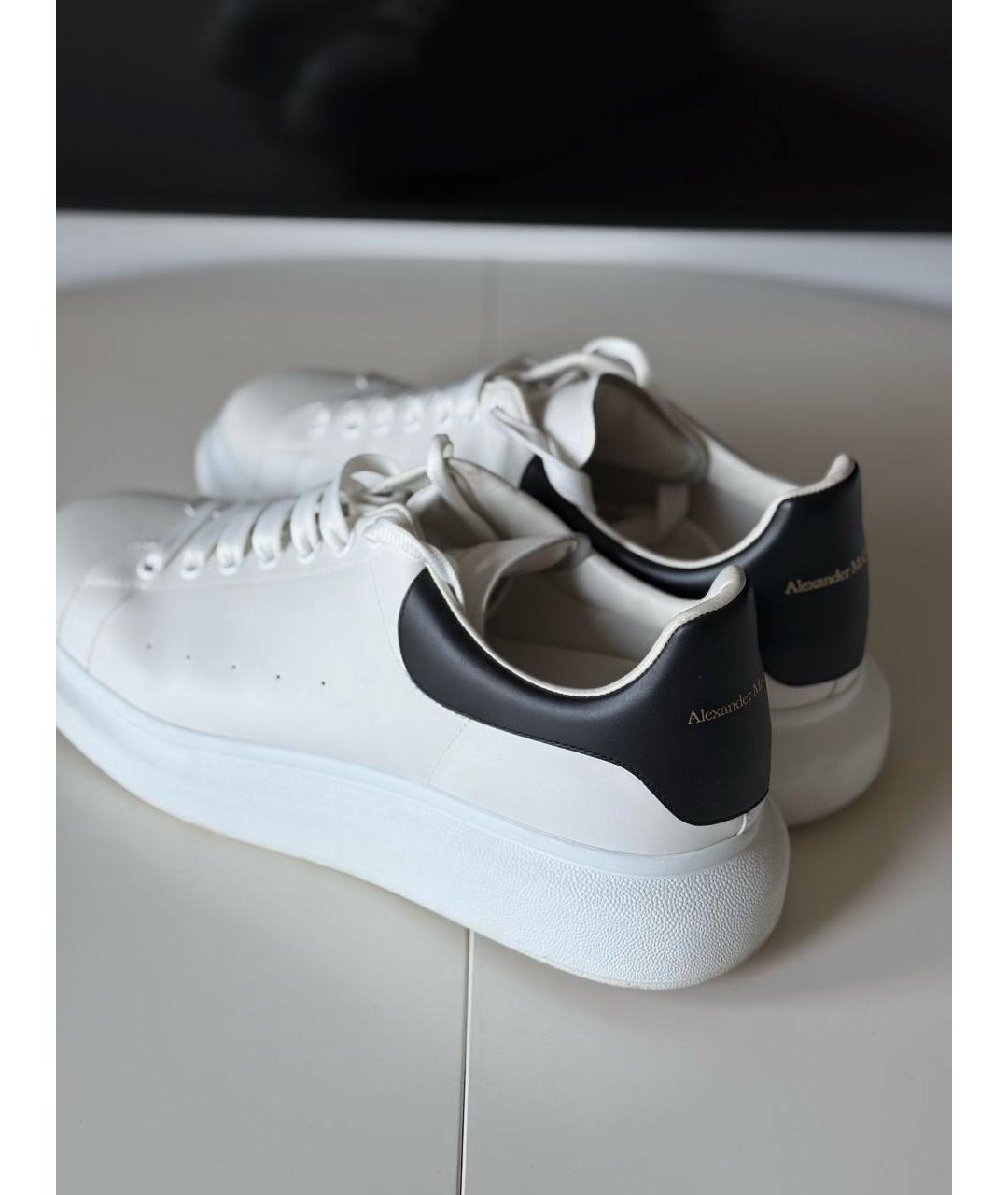 ALEXANDER MCQUEEN Белые кожаные низкие кроссовки / кеды, фото 3
