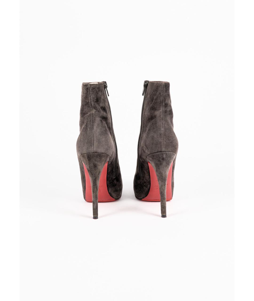 CHRISTIAN LOUBOUTIN Серые замшевые ботильоны, фото 3