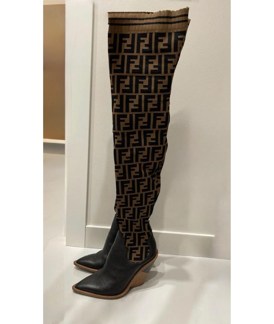 FENDI Черные кожаные ботфорты, фото 3