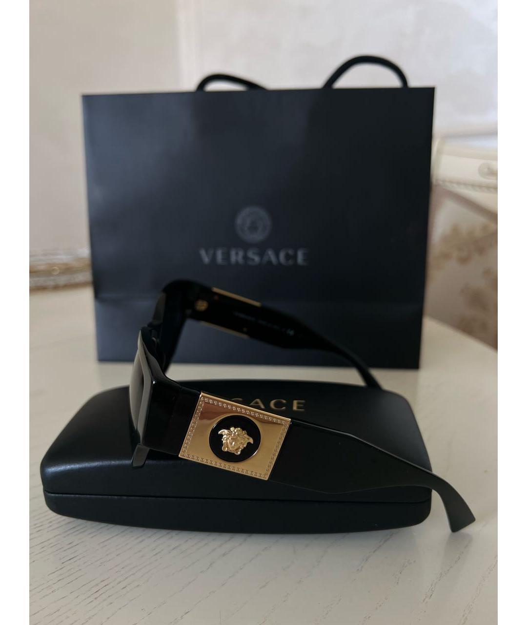 VERSACE Черные пластиковые солнцезащитные очки, фото 2