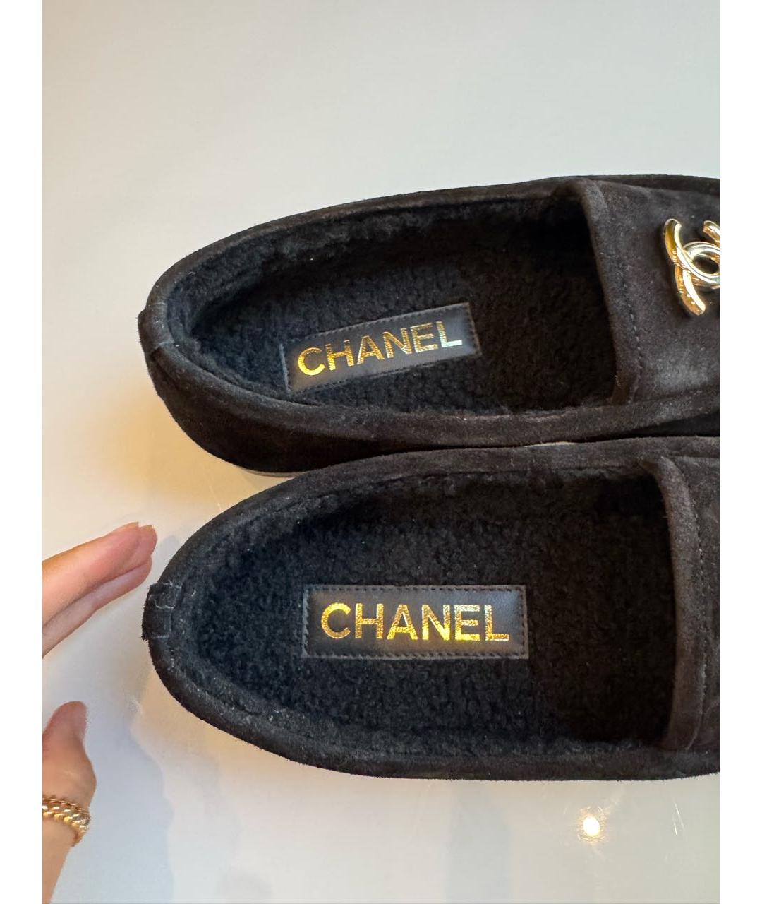 CHANEL Черные замшевые лоферы, фото 4