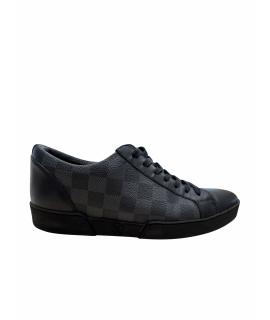 LOUIS VUITTON Низкие кроссовки / кеды