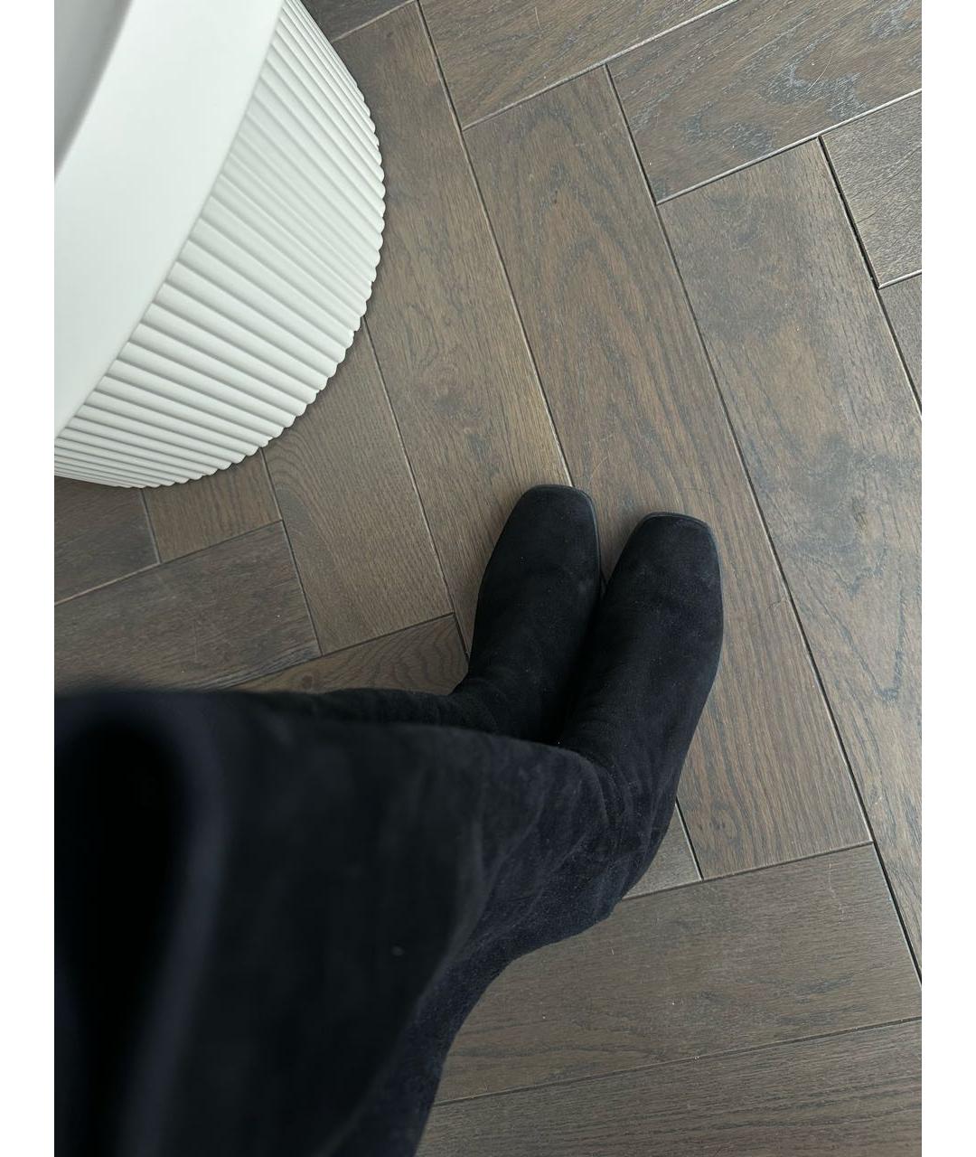 STUART WEITZMAN Черные замшевые ботфорты, фото 3