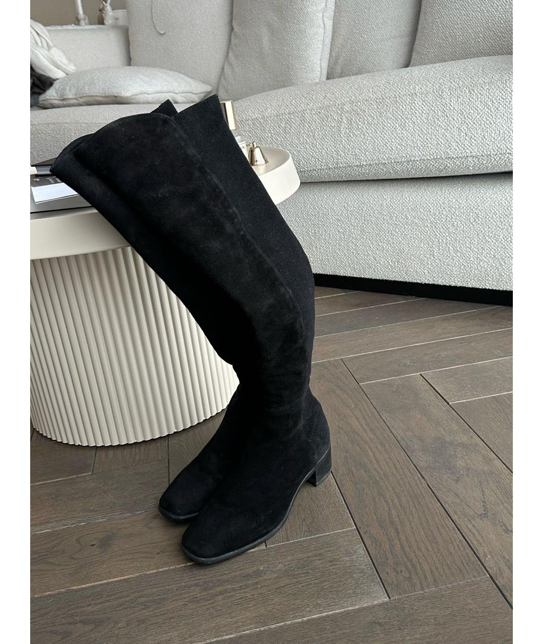 STUART WEITZMAN Черные замшевые ботфорты, фото 7