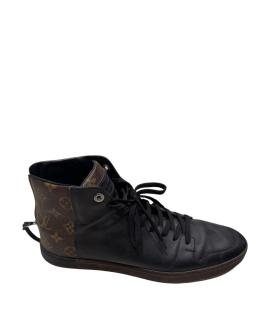 LOUIS VUITTON Высокие кроссовки / кеды