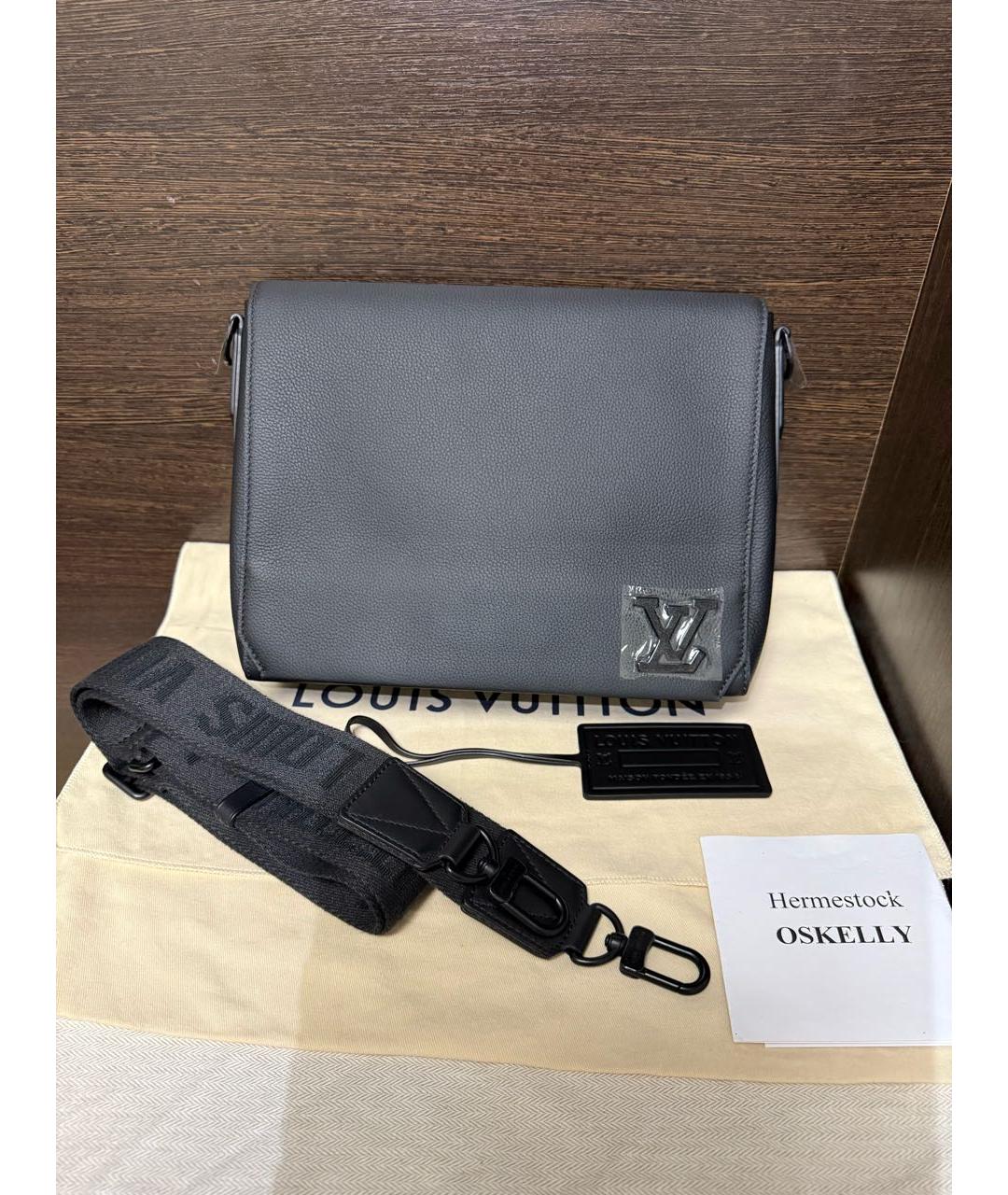 LOUIS VUITTON Черная кожаная сумка на плечо, фото 2