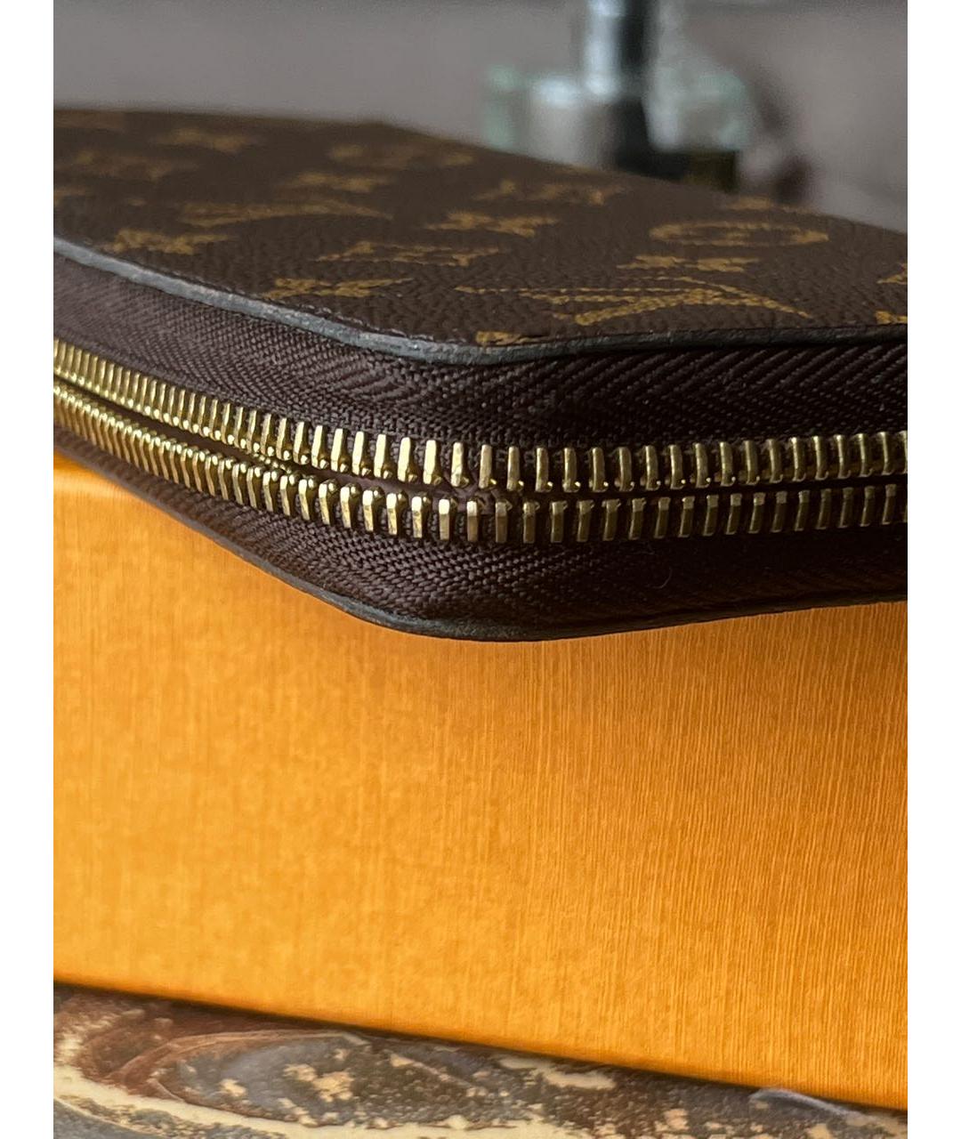 LOUIS VUITTON Коричневый кошелек, фото 6