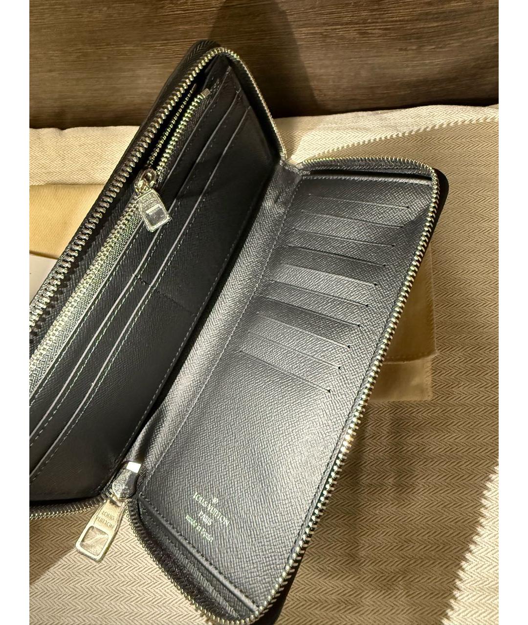 LOUIS VUITTON Черный кожаный кошелек, фото 3