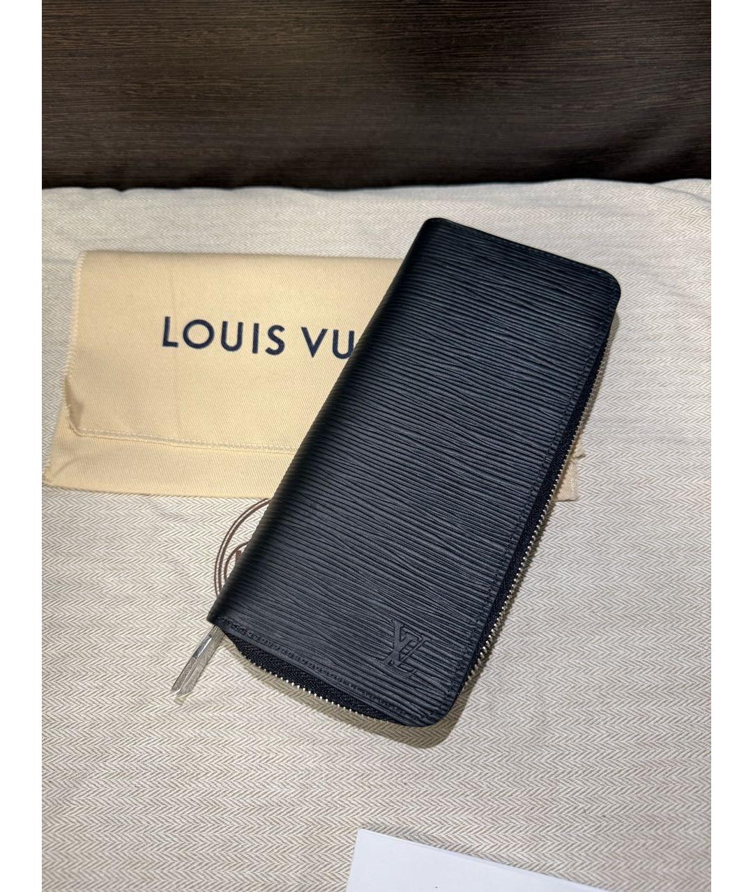 LOUIS VUITTON Черный кожаный кошелек, фото 4