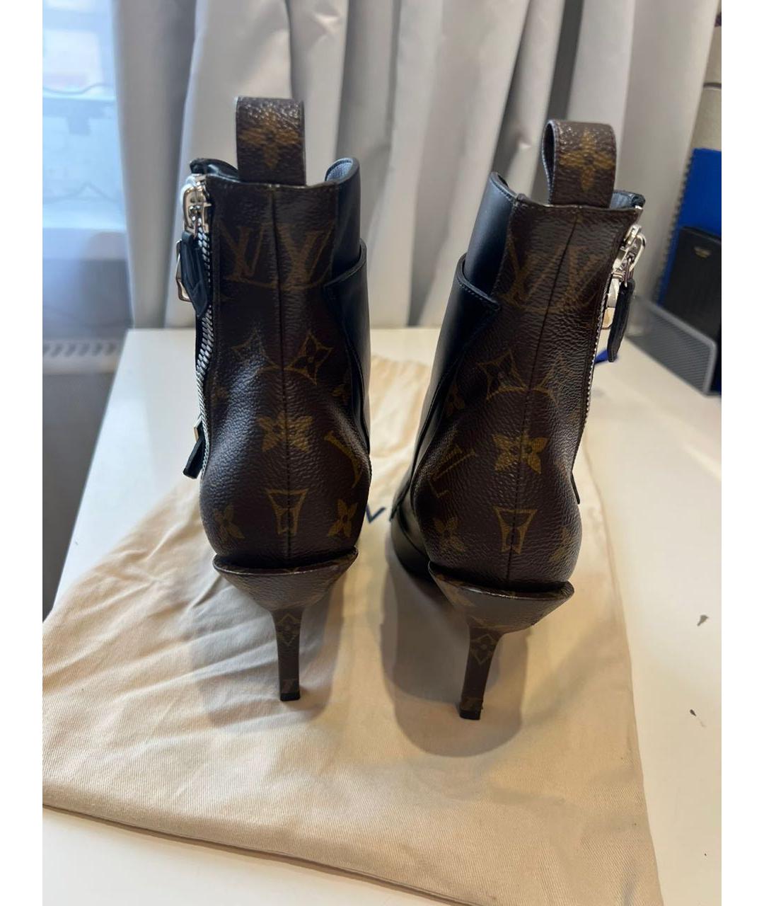 LOUIS VUITTON Черные кожаные ботильоны, фото 3
