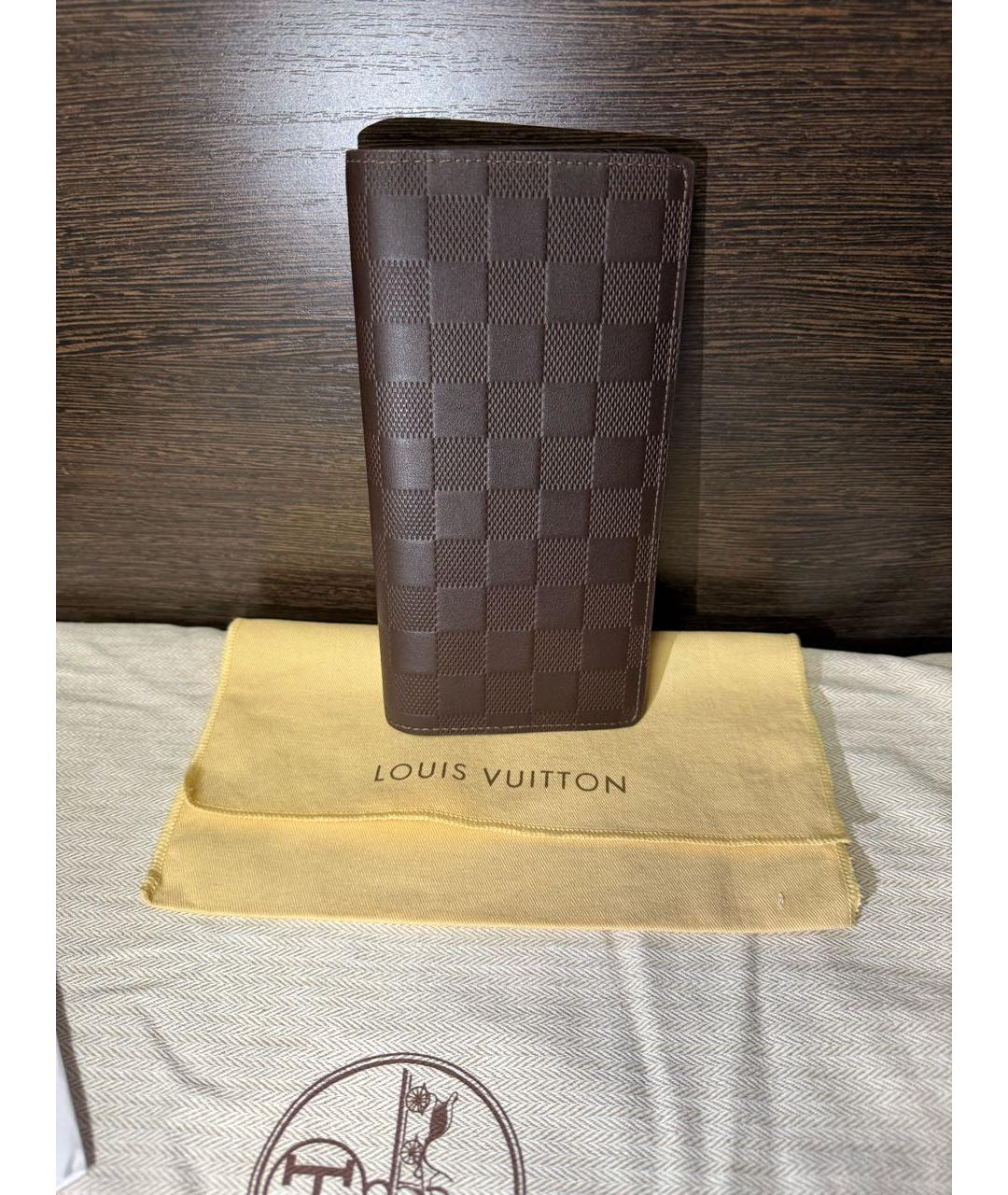 LOUIS VUITTON Коричневый кожаный кошелек, фото 5