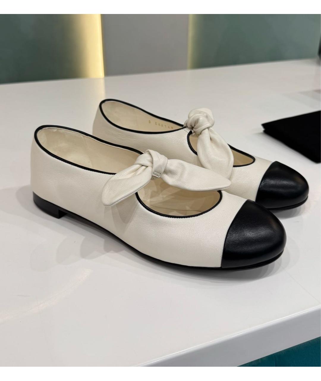 CHANEL Белые кожаные балетки, фото 2