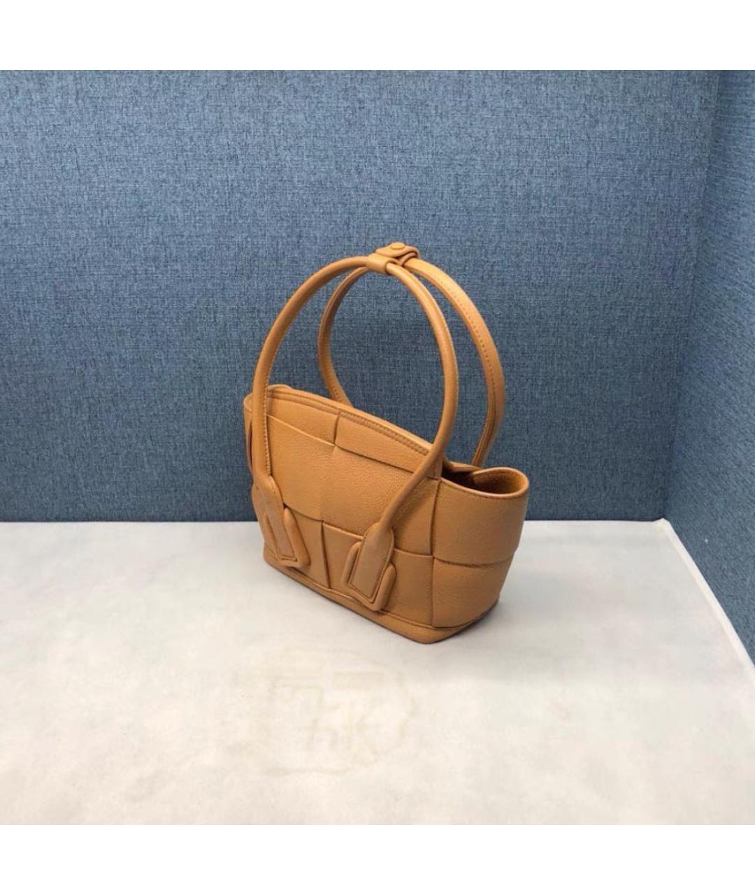 BOTTEGA VENETA Бежевая кожаная сумка тоут, фото 4
