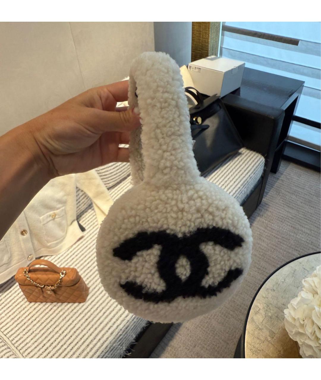 CHANEL Белые шерстяные наушники, фото 2