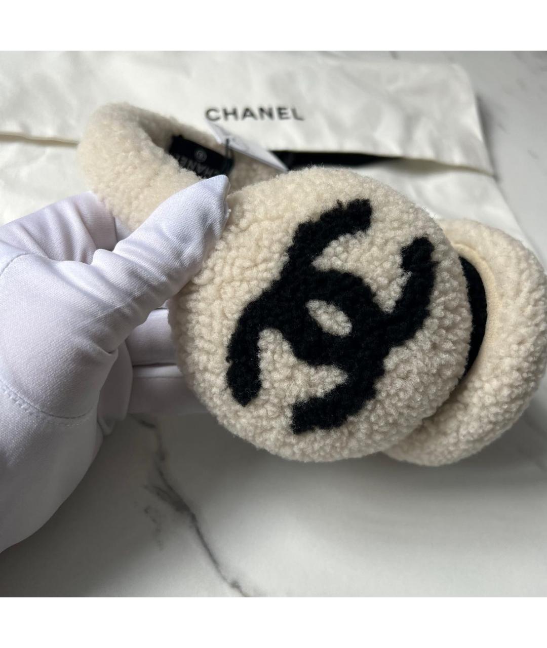 CHANEL Белые шерстяные наушники, фото 4