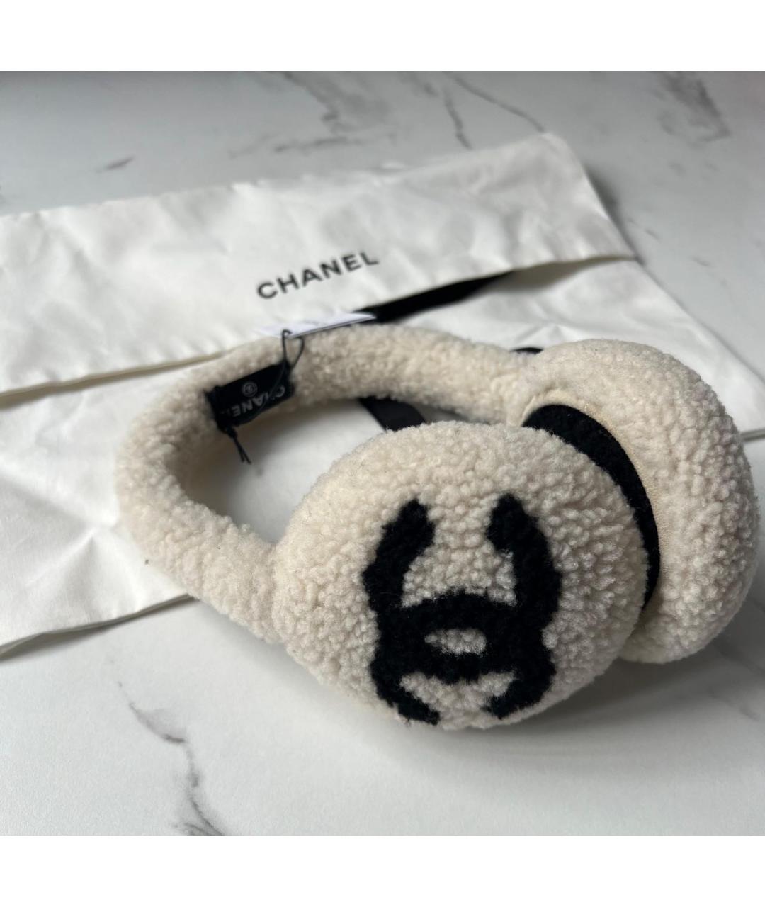 CHANEL Белые шерстяные наушники, фото 3