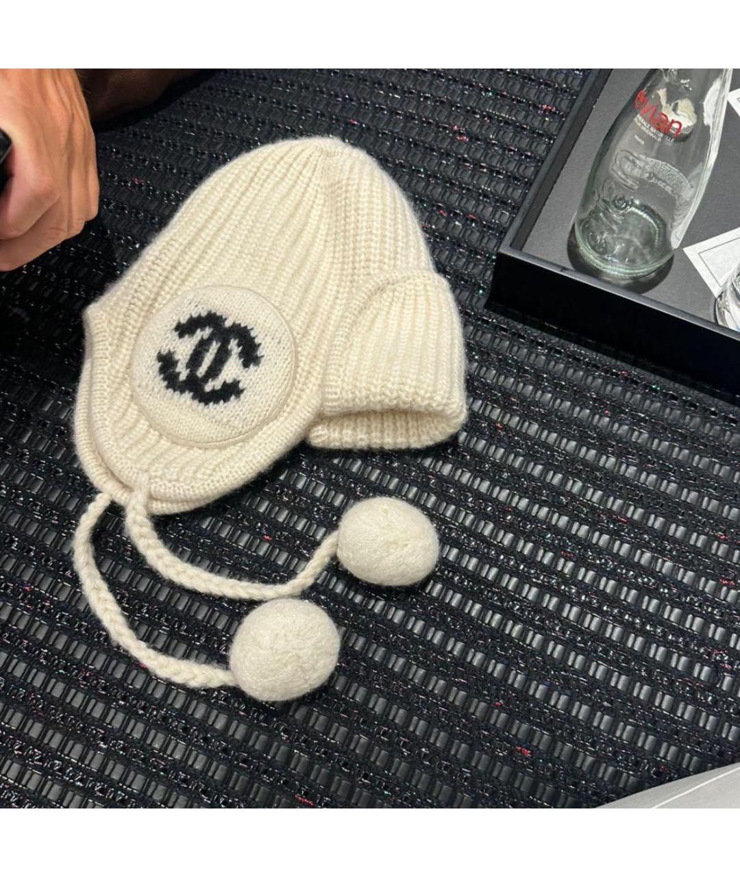 CHANEL Белая шерстяная шапка, фото 3