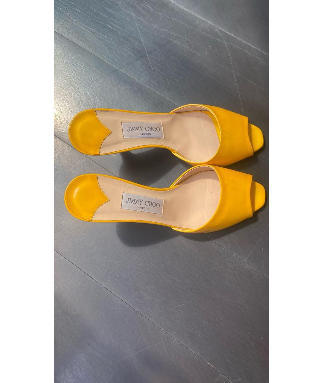 JIMMY CHOO Желтые мюли из лакированной кожи, фото 6