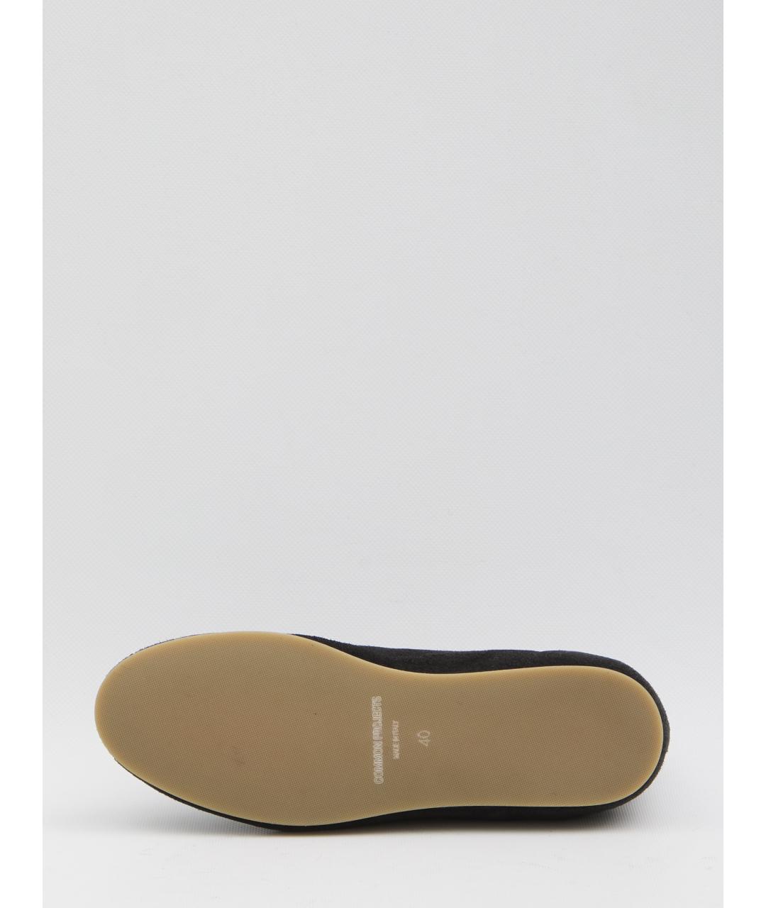 COMMON PROJECTS Черные замшевые низкие кроссовки / кеды, фото 4