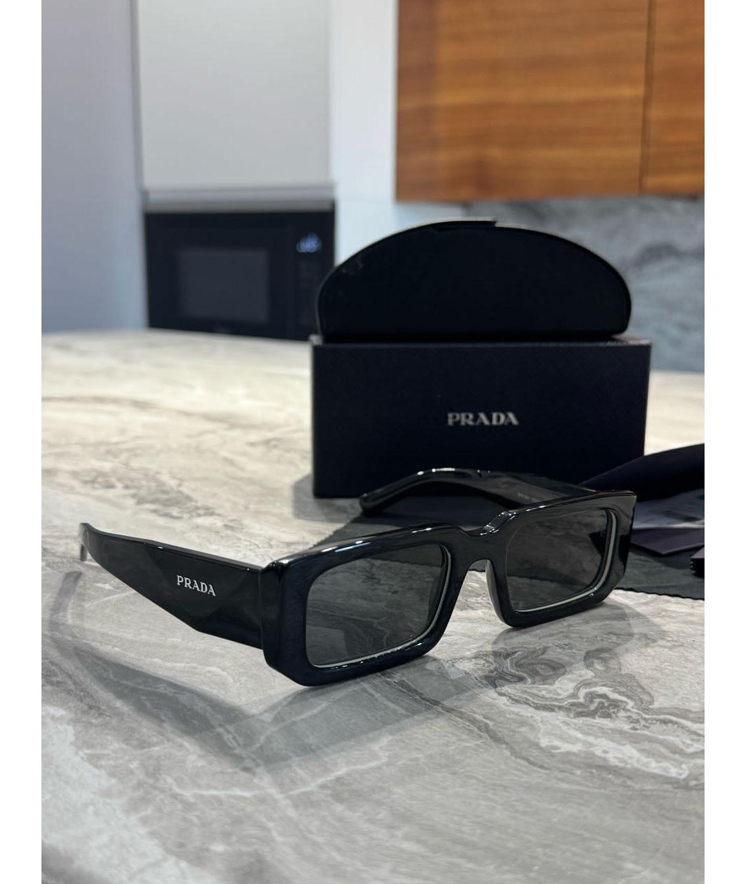 PRADA Черные пластиковые солнцезащитные очки, фото 5