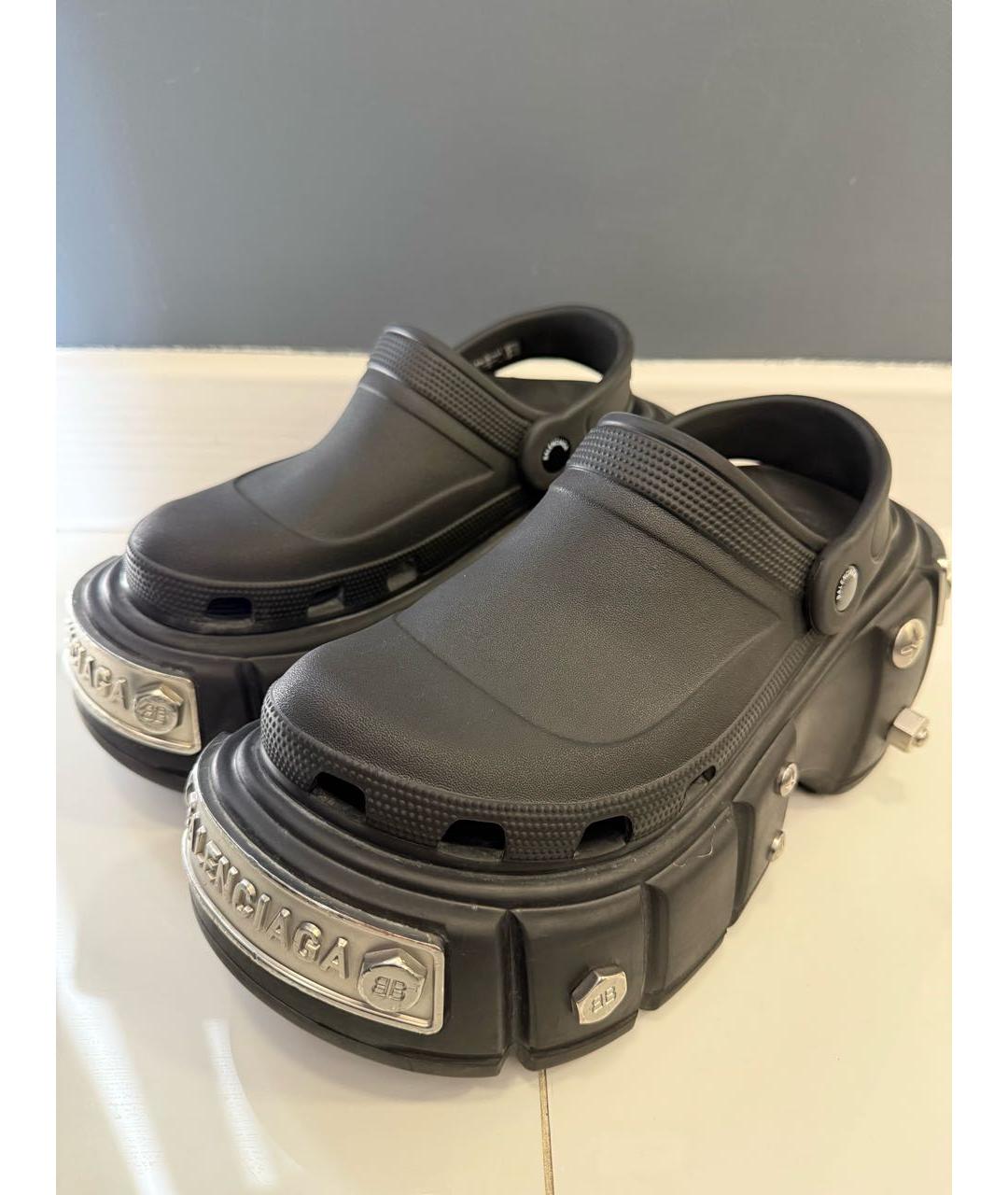 BALENCIAGA Черные резиновые мюли, фото 2