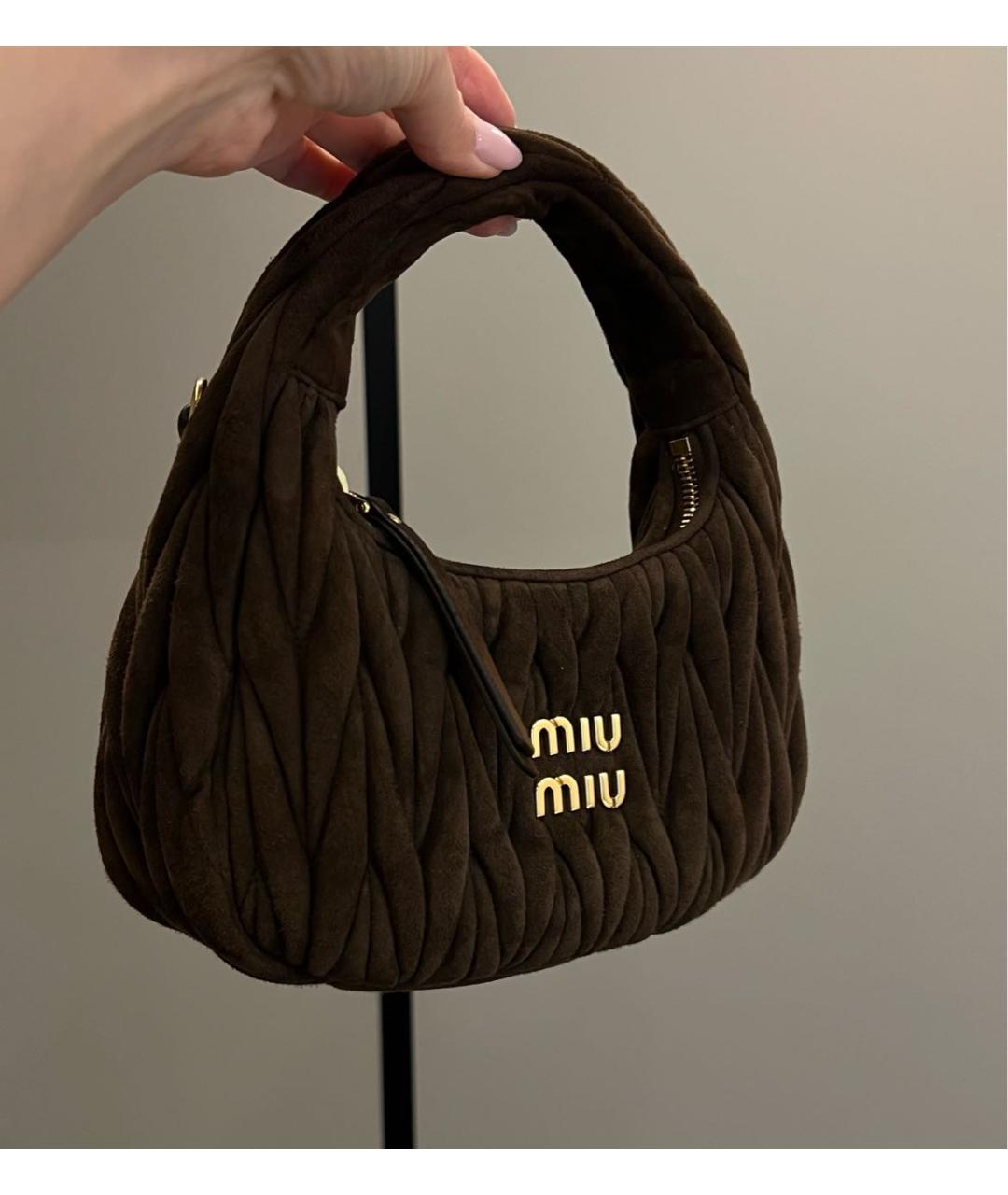 MIU MIU Коричневая замшевая сумка с короткими ручками, фото 2
