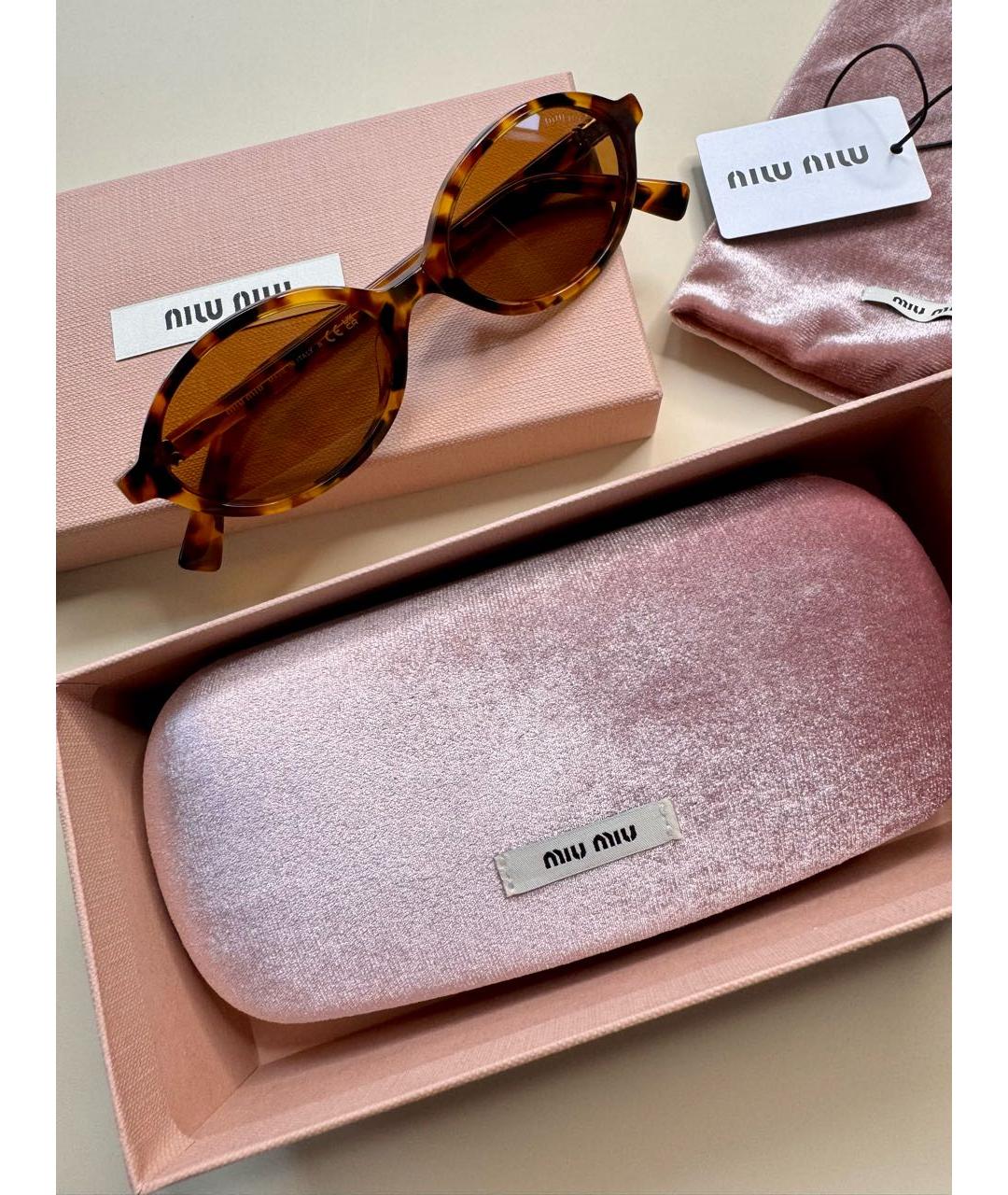 MIU MIU Оранжевое пластиковые солнцезащитные очки, фото 5