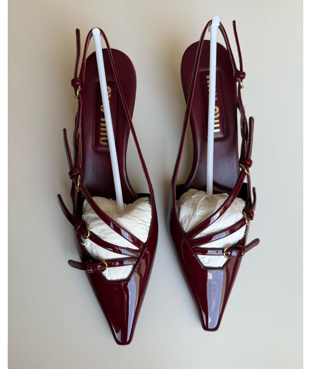 MIU MIU Бордовые босоножки из лакированной кожи, фото 2